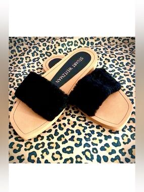 NWT STUART WEITZMAN Cammy Genuine Shearling Slides Sandal Black 8.5 MSRP $250